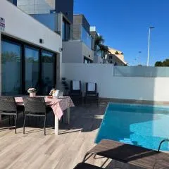 Luxury Three Bedroom Villa with Private pool and rooftop Solarium