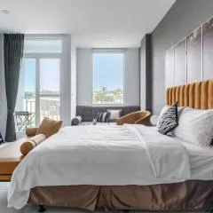 H& Sunset Mu Style Inn