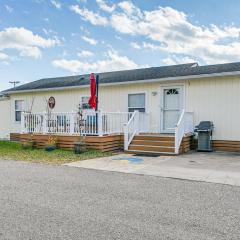 1 Mi to Surfside Beach Coastal Cottage