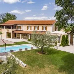 Villa Viscum in Central Istria for 8 persons with large garden - pet friendly