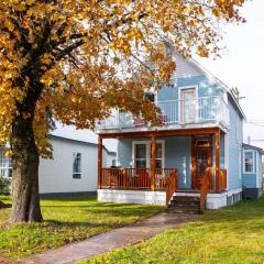 Downtown Heritage Home W/ Hot Tub 509 Mackenzie