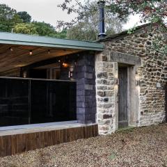 Tanyard Barn - Luxury Hot Tub & Secure Dog Field Included