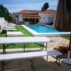 Chalet con Jardín, Piscina Privada y parking