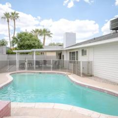 Pool 4 bedroom 2 bath close to Strip