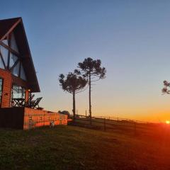 Cabana na montanha, com hidro e vista espetacular.