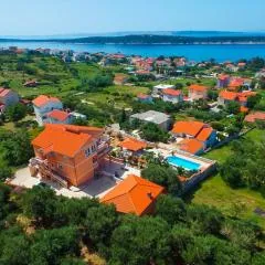 Family-friendly apartments with swimming pools Banjol, Rab - 21952