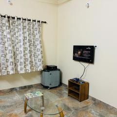 Friendly decent homestay in Mangalore- Greenview