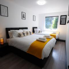 Contractors Wow3Beds off road Parking Town Centre