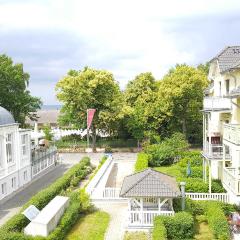 Laura Cottage - 43-111