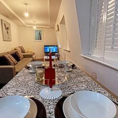 live in Marble Arch 2bed room
