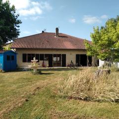 Maison de 98 M2 au calme avec jardin privatif clos