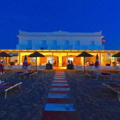 Albergo Diomedee Rooms on the Beach