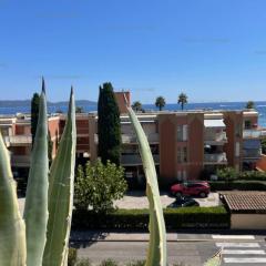 Studio cabine à 100m plage et commerces avec climatisation et parking - FR-1-100-326