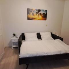 Kleine Wohnung Uninähe. Bad. Wlan Küche