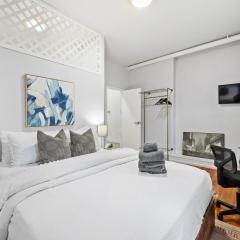 Sleek 2BR - Walking distance to Times Square