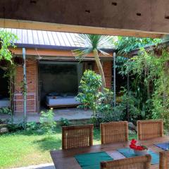 Villa di Bukit Lawang: LocalDailyLife, near Jungle