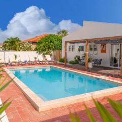 Sunny Eagle Beach Villa - 3 min. from beach