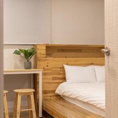 Woody Two Bedroom In Hongdae