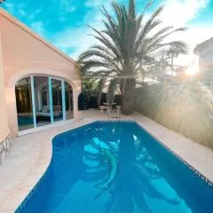 Impresionante Villa con piscina - OLIVA NOVA