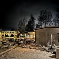 Charmig liten stuga i Södertälje/ Kungsdalen