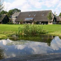 Cozy Home In Dwingeloo With Hot Tub