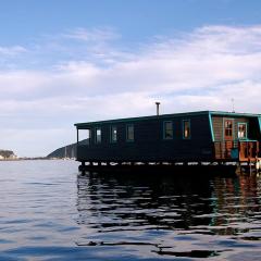 Knysna Houseboat Myrtle