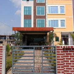 Hotel Raj 2 KM from Janana Hospital and 1 KM from MDS University