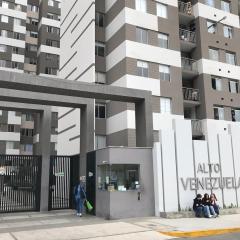 Moderno Apartamento en Condominio Alto Venezuela
