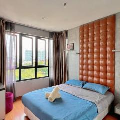 2BR & 2BTH, with Free Parking Near Central Mall & Theme Park