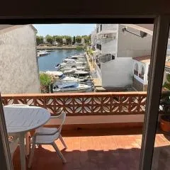Lindo apartamento con vistas al puerto Mistral