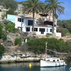 Preciosa casa en primera línea del mar