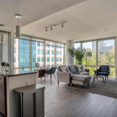 Tysons Corner 2br w pool nr restaurants bars WDC-814