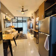 Aiza's Place in Shell Residences MOA