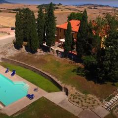 Villa Borgo del Silenzio with private pool, 5 apartments