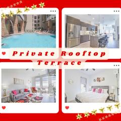 Private Rooftop Terrance-Walk Score 81-Shopping District-King Bed-Parking 4003