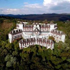 Home Green Home 106 - Um Castelo na Montanha