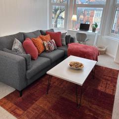 Cosy 2 bed flat, Wi-Fi Netflix, Free Parking