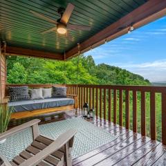 Melbeary~Views*Private Cabin*3 Kings*Hot Tub