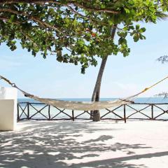 MANOLO Beach Resort