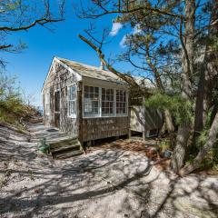 Beachfront Romance: Rustic Home w/ Private Beach