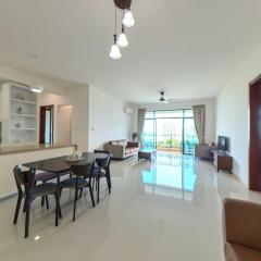 Spacious 4 bedrooms condo at ForestCity