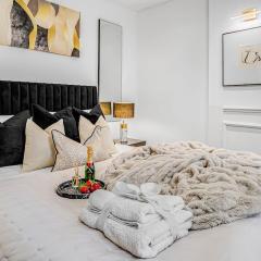 Serene Studio with Garden View - Cozy Retreat for Couples & Solo Travellers