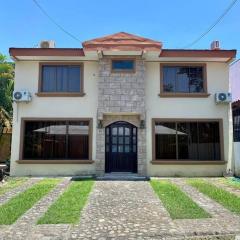 Hermosa Casa con Piscina Privada en Punta Leona