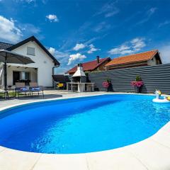 Stunning Home In Varazdin Breg With 2 Bedrooms, Wifi And Outdoor Swimming Pool