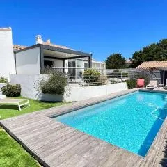 Superbe villa avec piscine chauffée, proche mer
