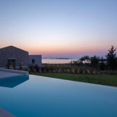 VIENTO LUXURY VILLAS near Lefkada town center and beach