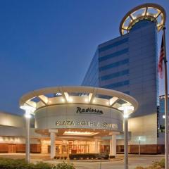 ラディソン プラザ ホテル アット カラマズー センター（Radisson Plaza Hotel at Kalamazoo Center）