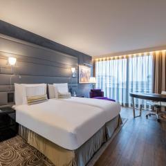 Royal Savoy Hotel & Spa