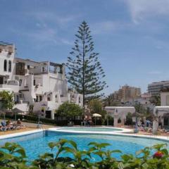 2 bedroom apartment with pool and barbecue