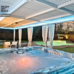 DFW Lux House with Huge Backyard Pool Jacuzzi Bbq Cinema etc
